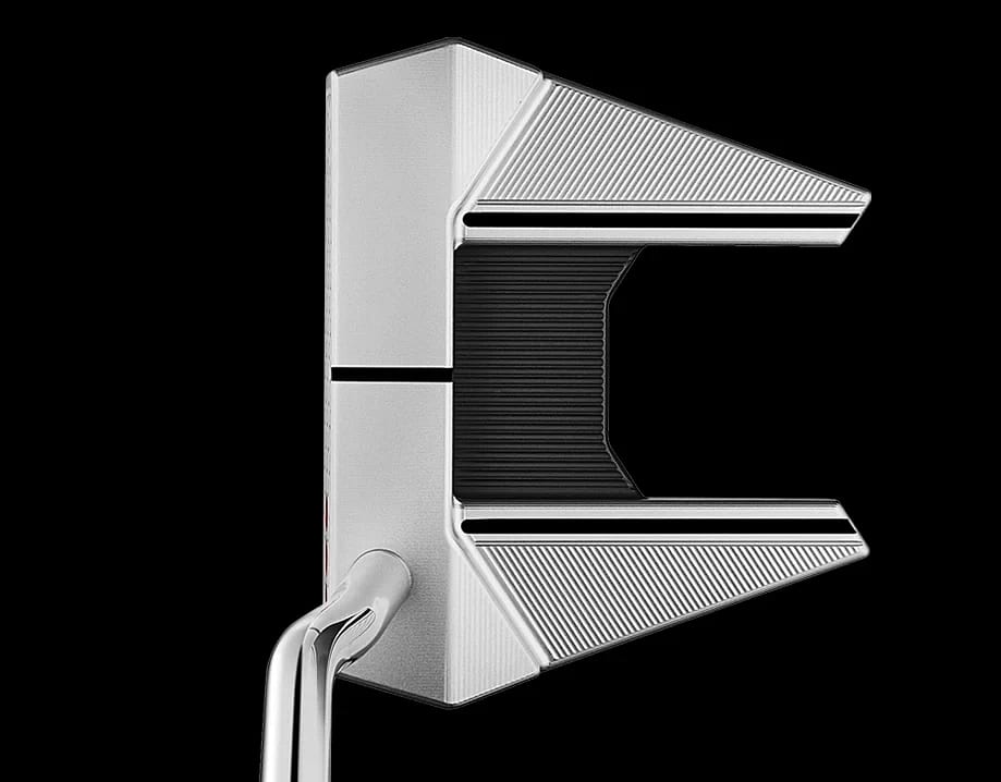 Scotty Cameron Phantom 7 pútter séður ofan frá, eins og þegar staðið er yfir boltanum
