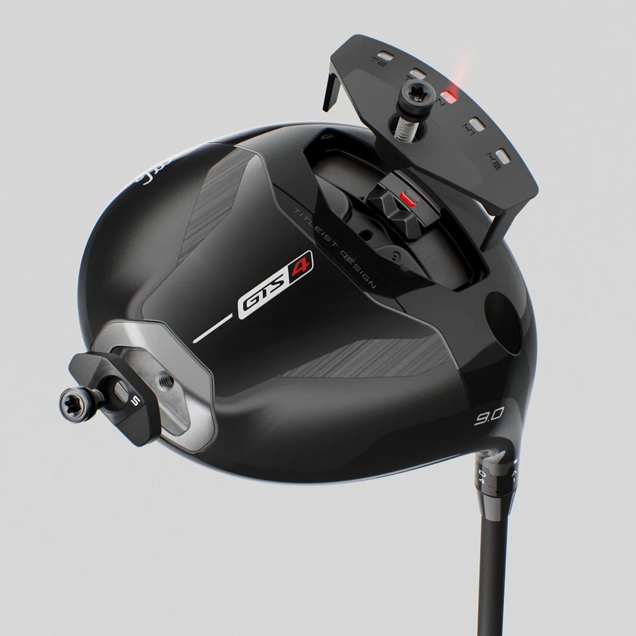 Haus Titleist GTS4 drivers séður að neðan, lokið yfir SureFit CG Track brautinni og annað lóðið skrúfuð úr