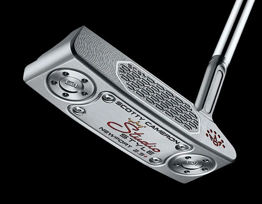 Scotty Cameron Studio Style Newport 2.5 Plus pútter séður neðan frá, sóli og höggflötur